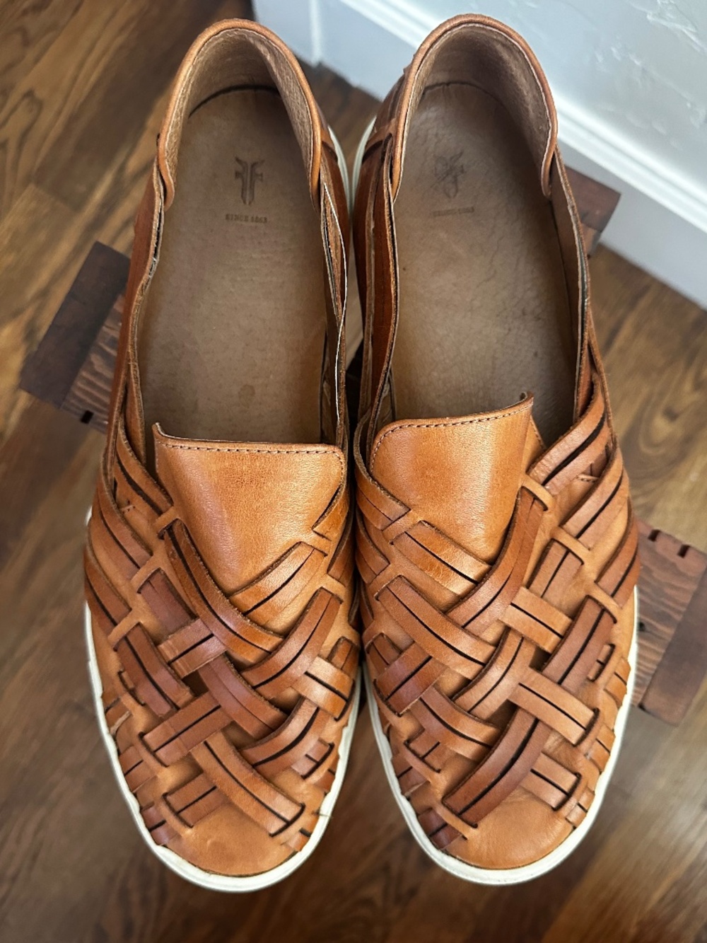 Frye Leather Woven Slip On Sneakers Women’s 10 Cognac Brown Huarache Style